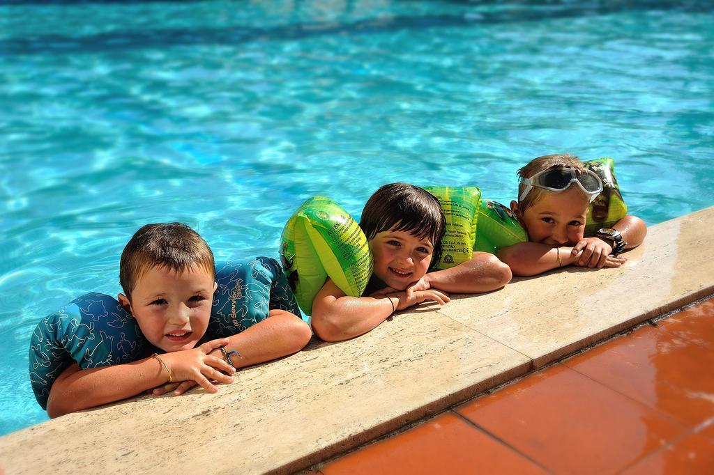 Raffy Family & Bike Hotel Diano Marina Exterior photo